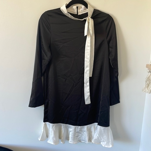 Koandaily Mock Neck Long Sleeve Dress in Black Sz Small Dark Academia Satin - Picture 1 of 8